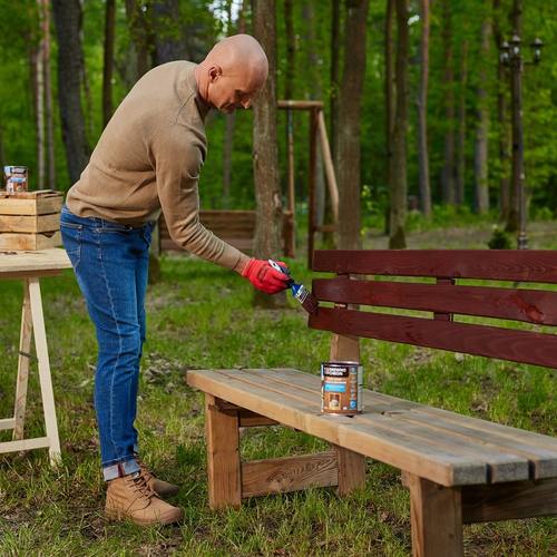Jak najprościej odnowić drewnianą ławkę?